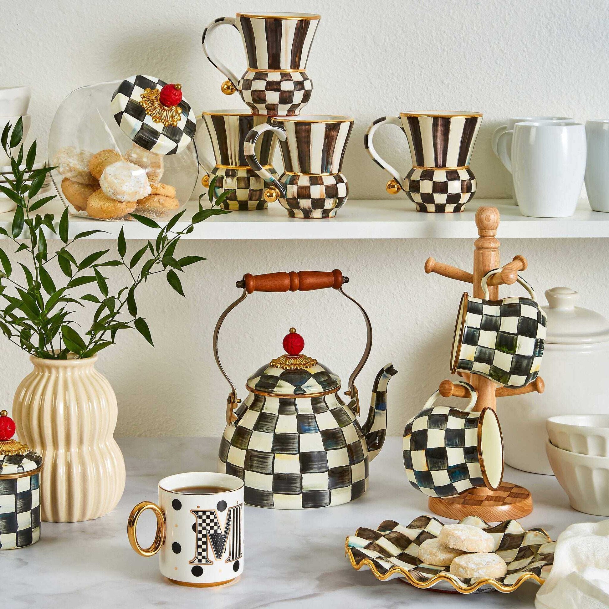 Iconic Black & White Courtly Check Enamel Tea Kettle 1,89L by MacKenzie-Childs