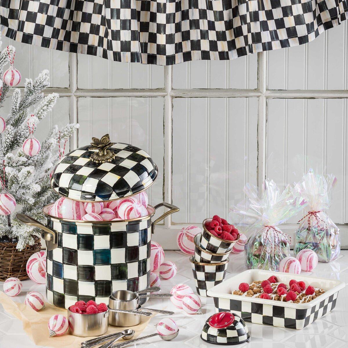 Courtly Check 8" Enamel Baking Pan